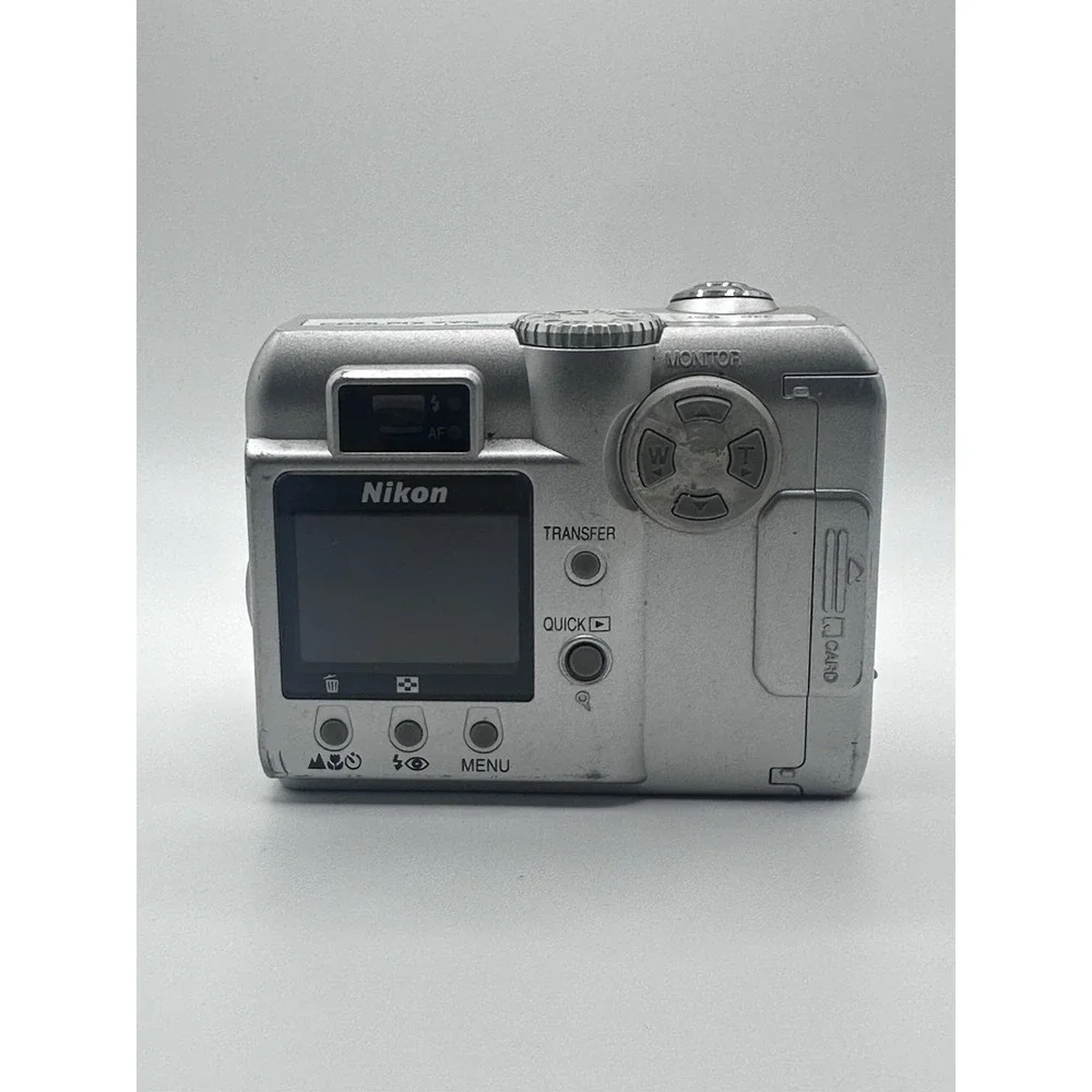 Nikon Coolpix 775 Digital Camera 2.1MP Silver UNTESTED For Parts/ Repair